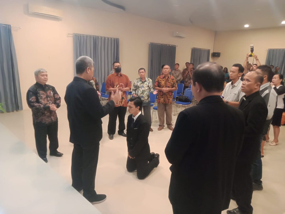 Berith Olam Kherrysin Fide, S.Th., Dilantik Sebagai Pendeta Muda GIA Toili