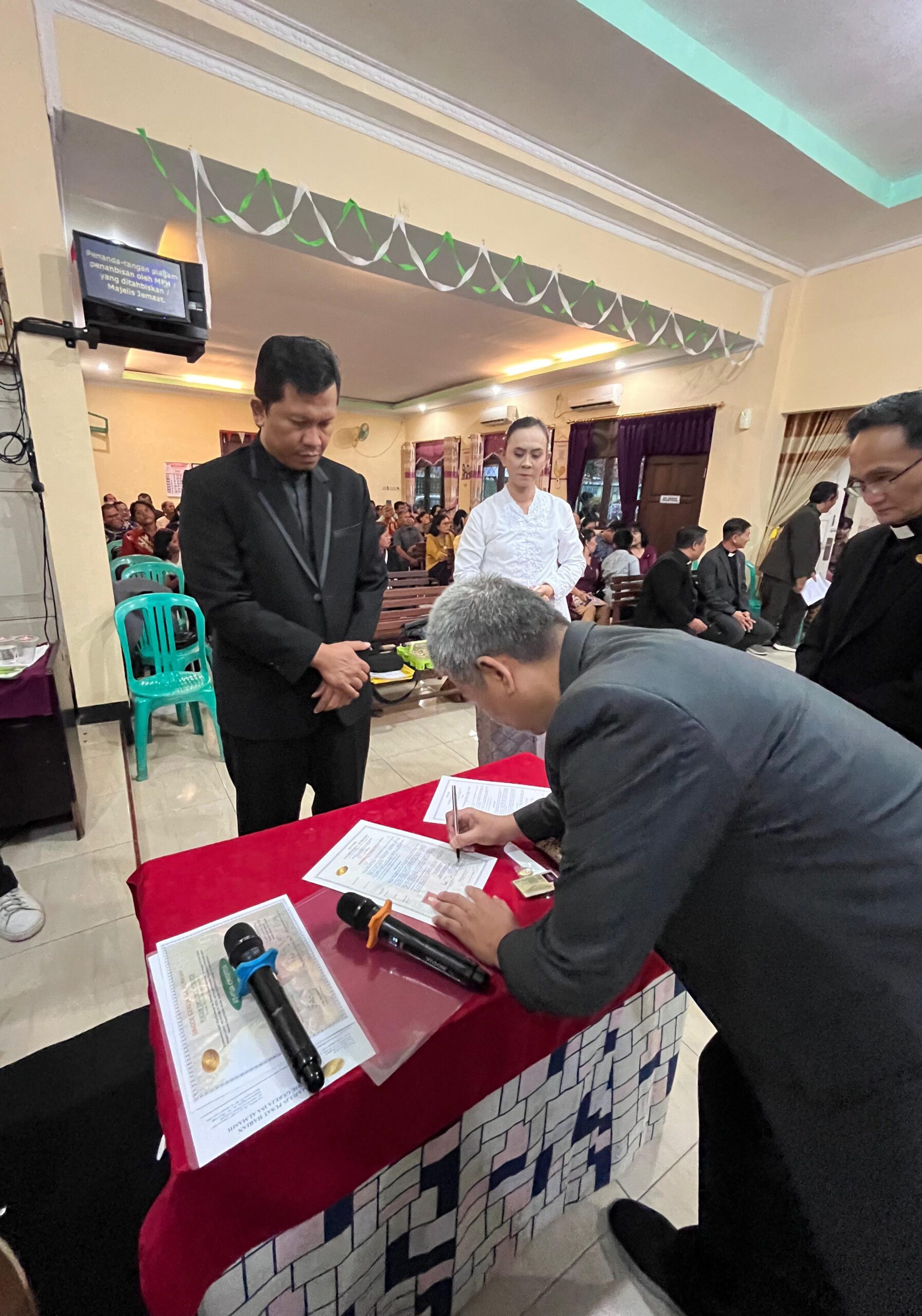 Ibadah Emiritasi dan Pentahbisan GIA Gombong (4)