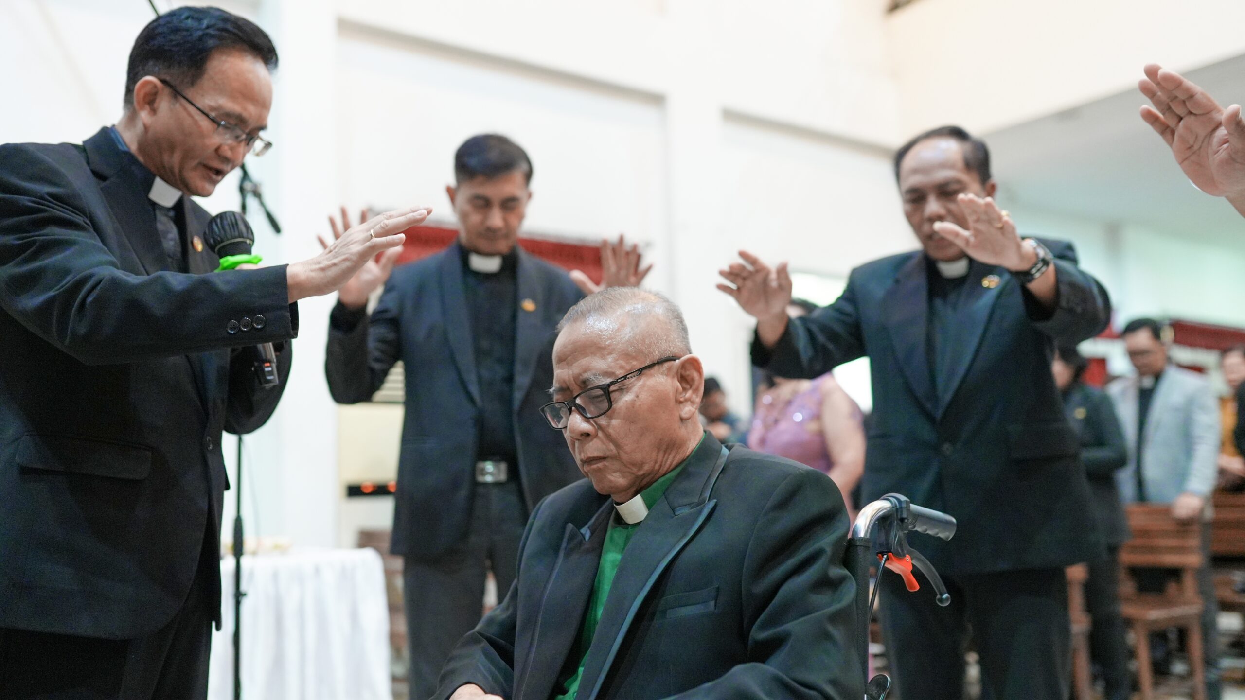 Ibadah Emiritasi,Penahbisan Gembala Jemaat dan HUT XI GIA SUPRIYADI (9)