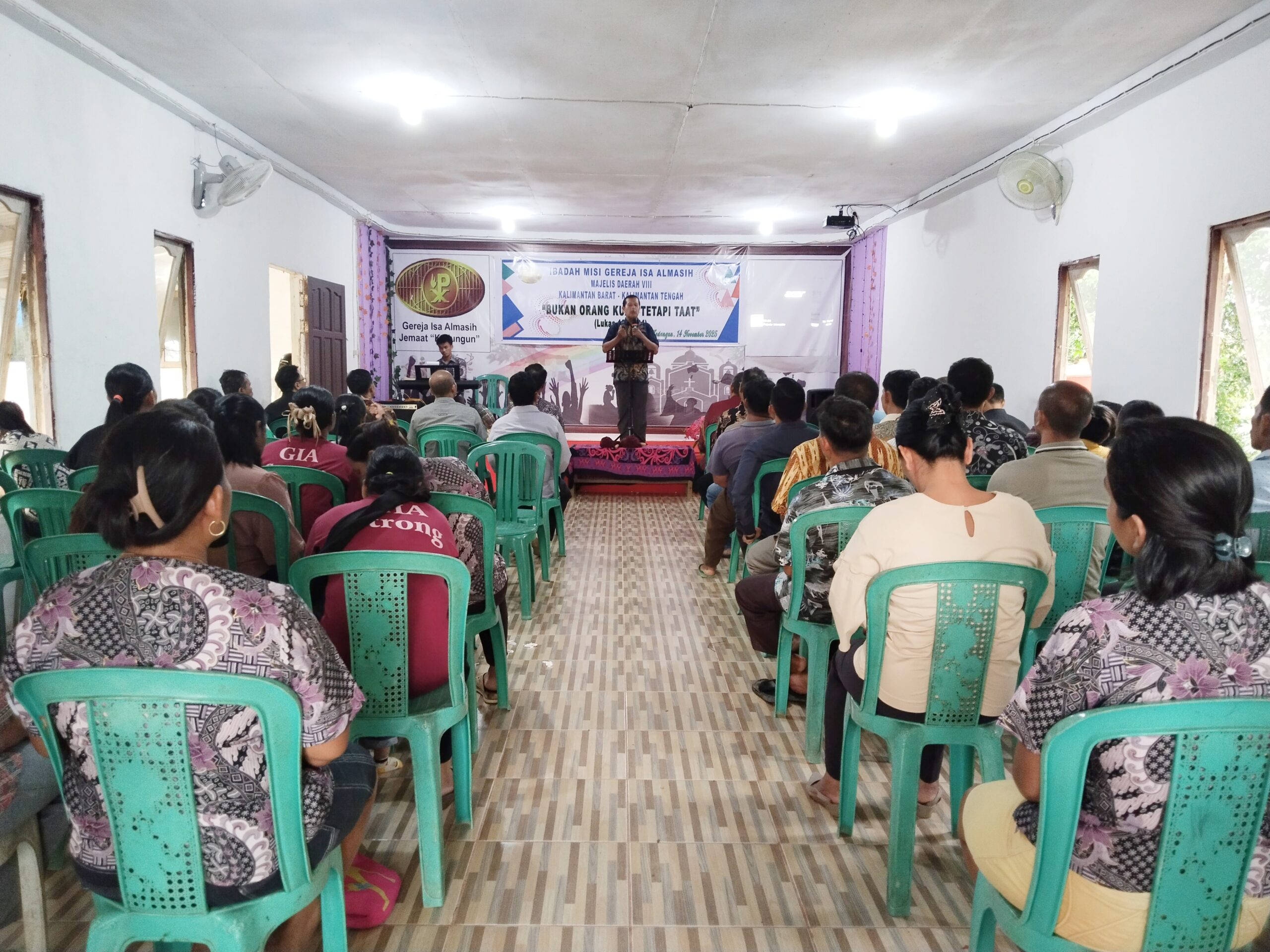 Ibadah Misi VIII di GIA Kedungun (6)