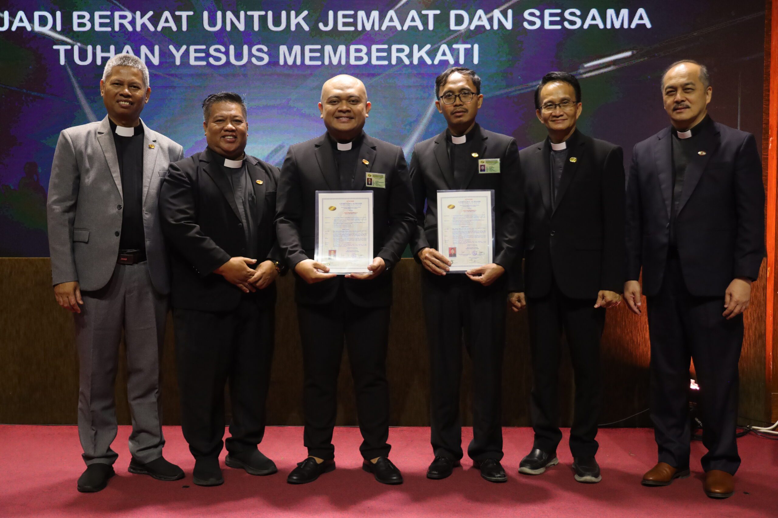 Ibadah Penahbisan Pendeta Gereja Isa Almasih Maleer Bandung (9)
